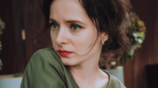 Marilyn Monroe’s Time-Traveling Glamour: Unveiling the Fabulous Enchantress in 1958