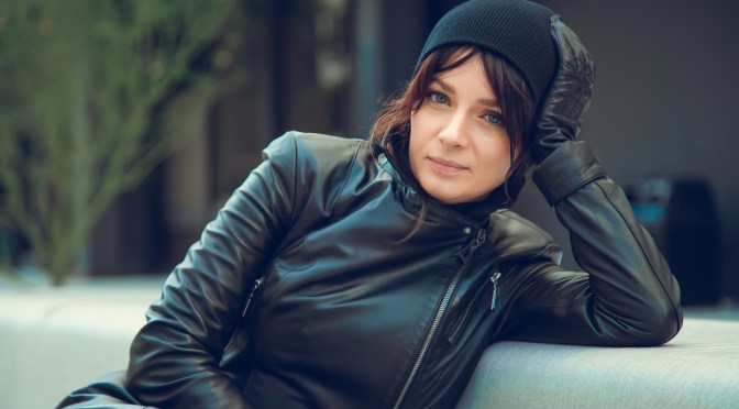 Actresses Embracing Marilyn Monroe’s Iconic Style: Where Red Lips, Heels, and a Dash of Sass Create Timeless Hollywood Magic!